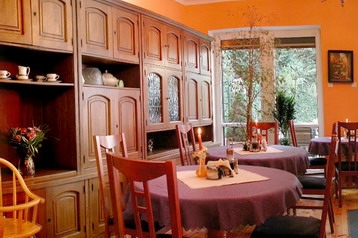 Polonia Privát Gdynia, Esterno